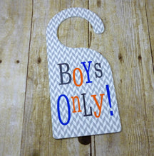 Load image into Gallery viewer, Robot Kids Door Hanger